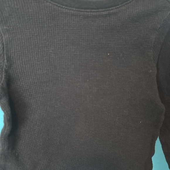 Old Navy black thermal tee in 2T - Picture 3 of 3
